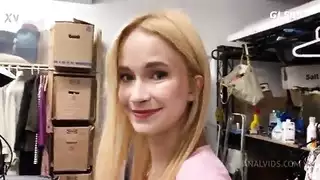 خلف الكواليس ، ، وغيرها مزيد من المعلومات في الوصف