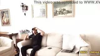 خلع الساري يتحول إلى جلسة جماع جامحة