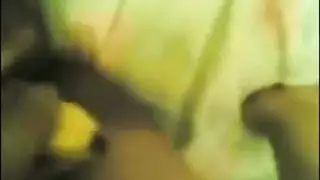 تناك بلعبة فاكهة: جوزها بيصور نشوتها الجامحة