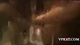 إباحية في الخارج: الهواة أليكس تأخذ قضيبًا قاسيًا في كسها الضيق