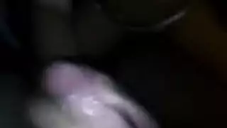 زبر ضخم يمدد كسها المبلل