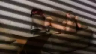 لعبة فردية إباحية: يستمني وينزل بقوة