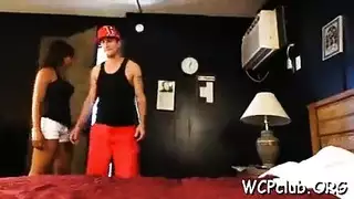 قضيب أسود كبير ومراهقة ممتلئة جاهزة لمتعة جنسية قاسية