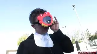 جلسة شرجية شديدة: مص وبلع عميق