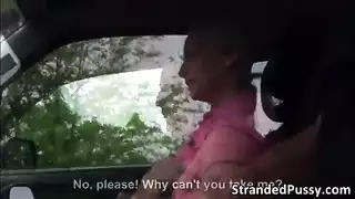 امراه تقبيل الشفاه و اللسان