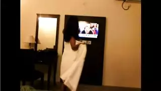 بنات هنديات عاهرات يحشدن بار في فيغاس للجنس الفموي العلني