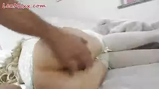 فاقدة الوعي ومستغلة في تفحيط وجه قاسي