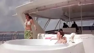 ينكها فى الجراج