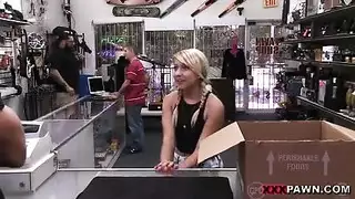 فتاتان تتقاطعان ويداعبان الفرج أصوات فرج مبللة في فيلم بورن