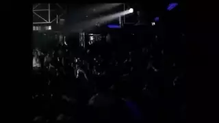شريط عراة بأجواء الماضي: أوجي علنية مع عاهرات صاخبات