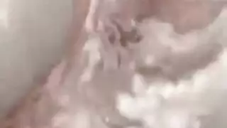 ثدي ومؤخرة كبيرة في حفلة مثليات في الساونا