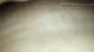 فتاة لاتينية مراهقة تستمتع بصديقها في لقاء جنسي حيواني صريح