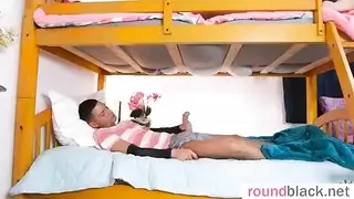 مقاطعة حلمها الجنسي بقضيبي النابض الصلب