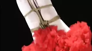 ثلاثي لبناني يتحول إلى جنس جماعي فوضوي