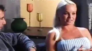علاقة جنسية جماعية عابرة مع سيلفيا سانت ونينا هارتلي إباحية صريحة