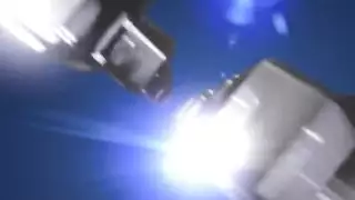 جنس جماعي في حديقة عامة: هذه الفتيات تحب العضو الذكري