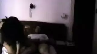 فتاة مصرية ساخنة ترقص ثم تُنكح بواسطة عنتيل القرية