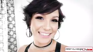 الألفا الأنيقة تسيطر بينما يشاهد الحبيب السابق بلا حيلة