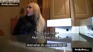 أم سويدية مغراة بالنقاد والأجهزة جماع صريح