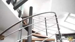 أفلام إباحية بعد الاستحمام: عشيق خبير يمنحها جماعًا يستحق الأفلام الإباحية