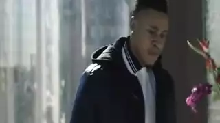 كل ما أرادته هو أن تكون حفرة للسائل المنوي في جلسة ركم جماعي خشن