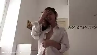 أثداء عملاقة، صوت عربي، حركة إباحية قوية