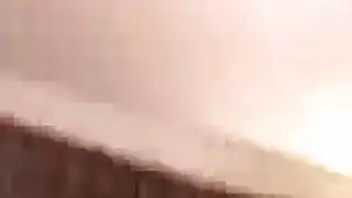 فتاة شقية تتعرض للشرج والصفع على الأريكة